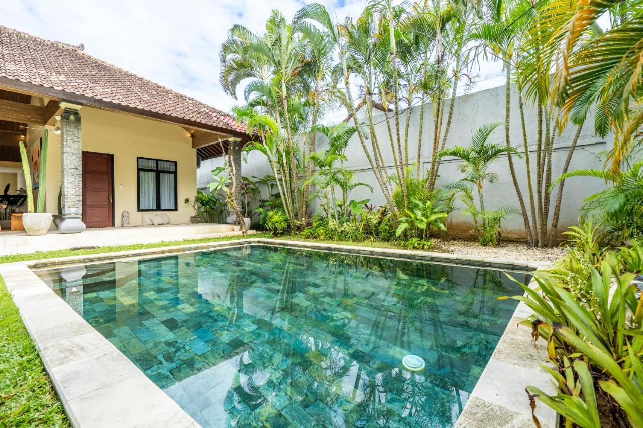 Villa Damai Oasis In The Heart Of Seminyak Exterior photo