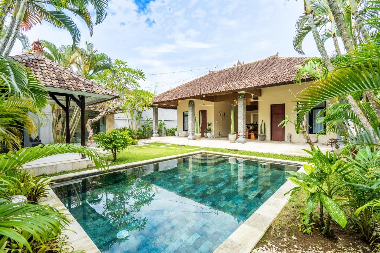 Villa Damai Oasis In The Heart Of Seminyak Exterior photo